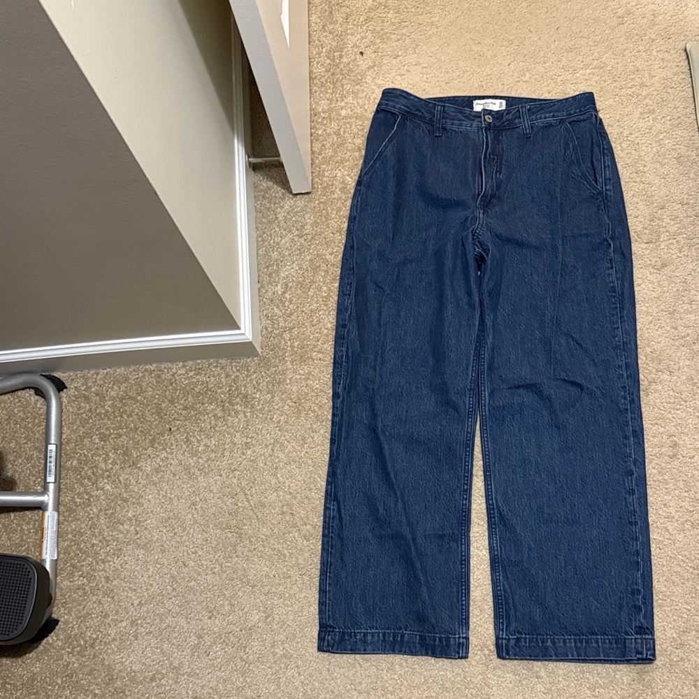 Abercrombie the loose high rise slash pockets 30S